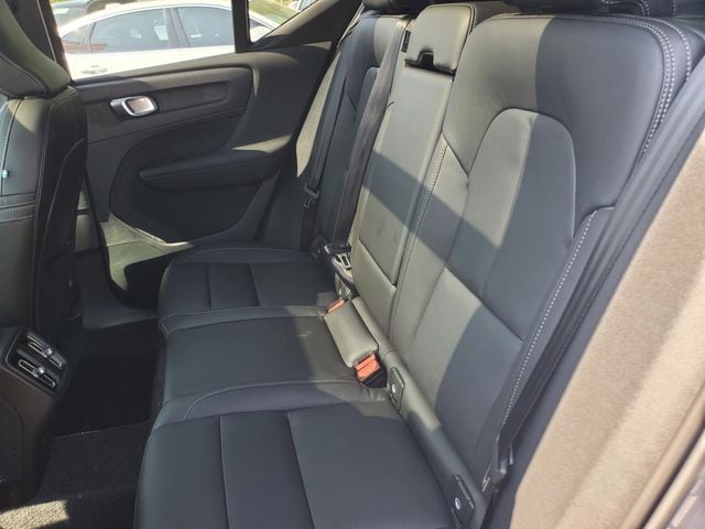 2026 Volvo XC40 Plus - Photo 33