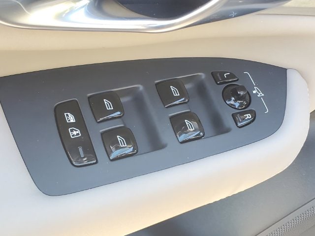 2026 Volvo XC90 Ultra - Photo 13