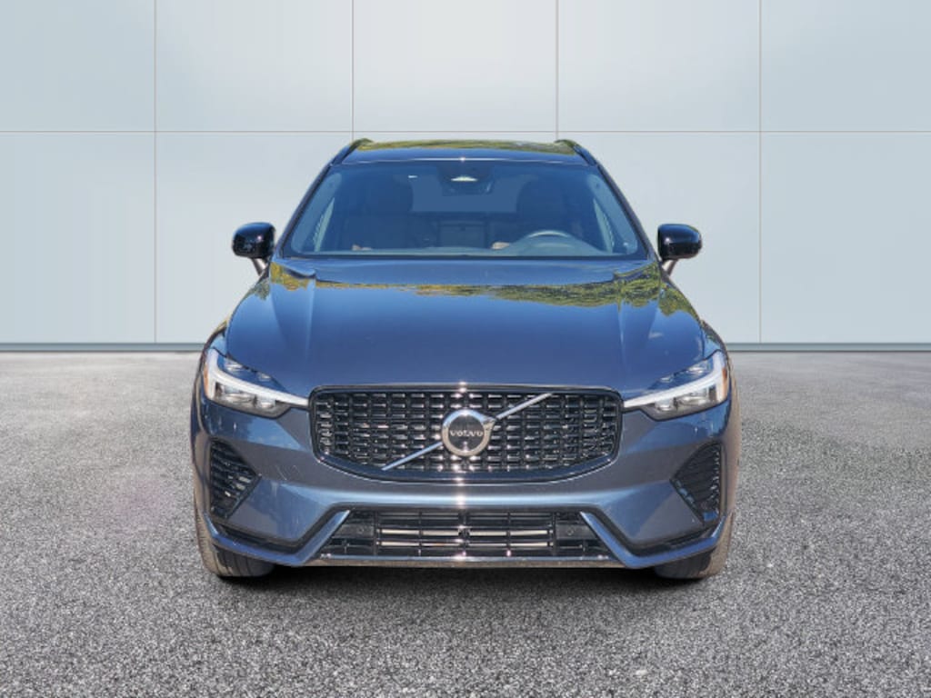 Certified 2025 Volvo XC60 Plug-In Hybrid T8 Plus SUV