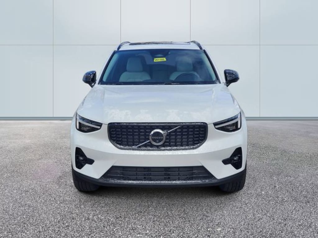 New 2026 Volvo XC40 B5 Ultra SUV