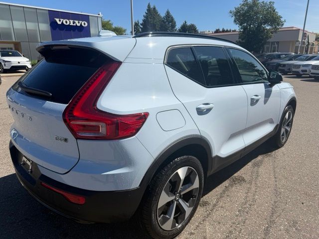 2026 Volvo XC40 Plus - Photo 7
