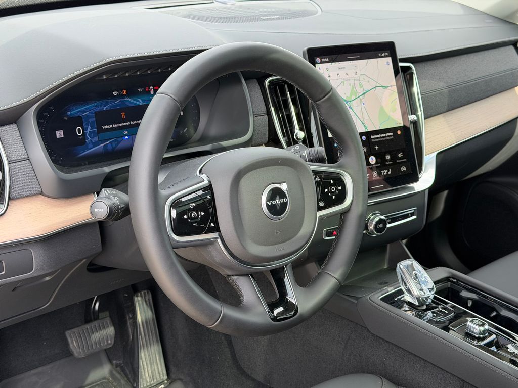 2026 Volvo XC90 Plus - Photo 15