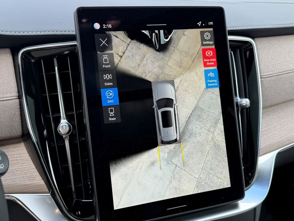 2026 Volvo XC90 Plus - Photo 23