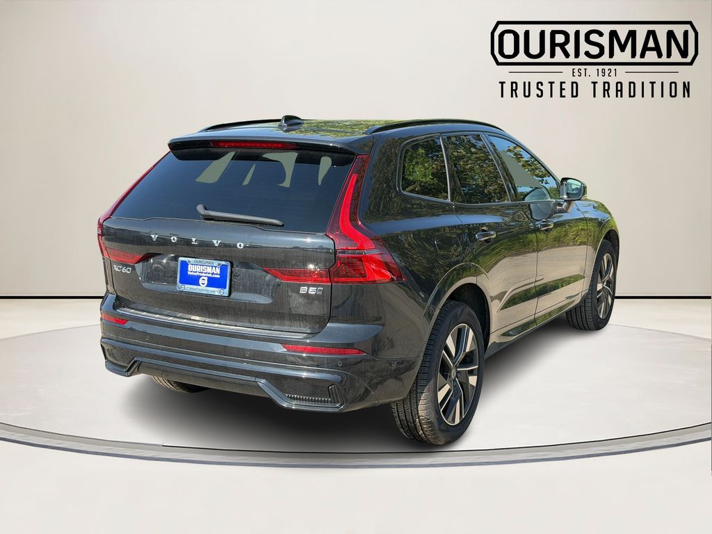 2026 Volvo XC60 Plus - Photo 3
