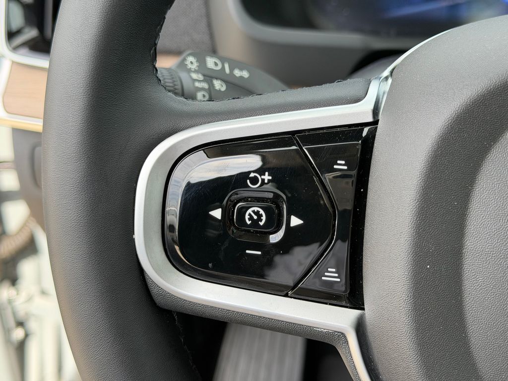 2026 Volvo XC90 Plus - Photo 19