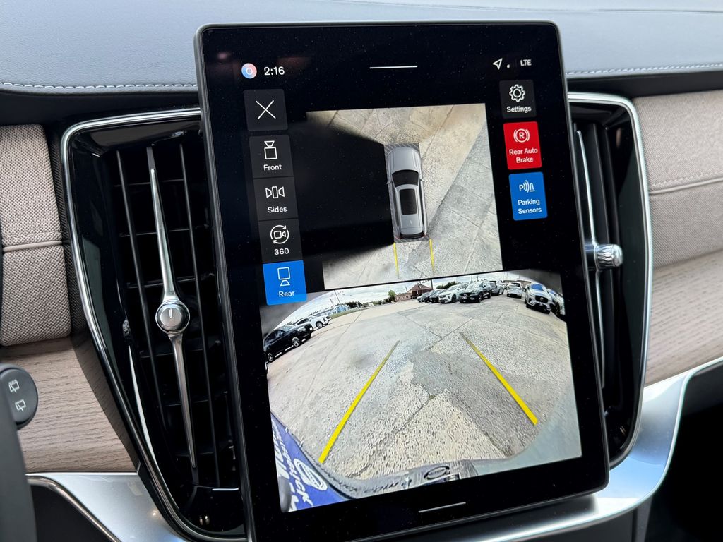 2026 Volvo XC90 Plus - Photo 22
