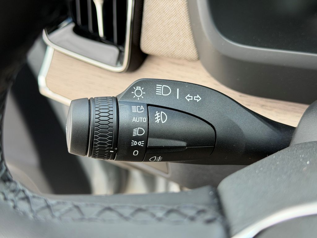 2026 Volvo XC90 Plus - Photo 30