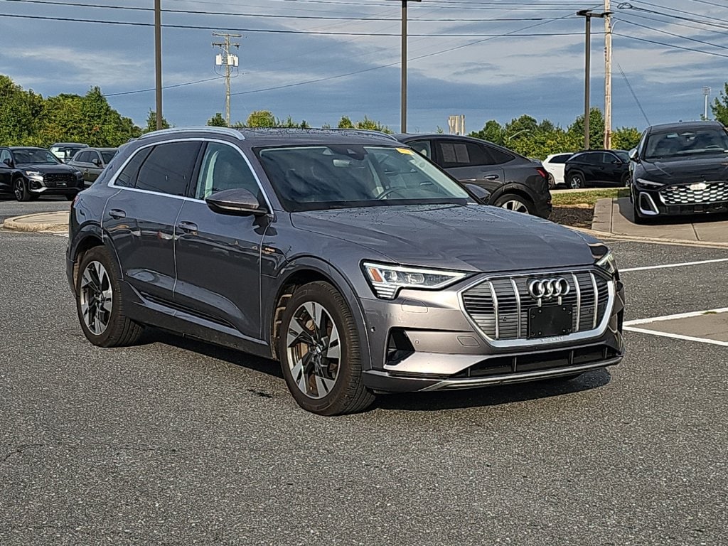 2021 Audi e-tron Premium Plus