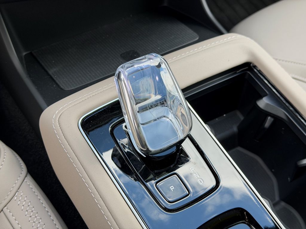 2026 Volvo XC90 Plus - Photo 27