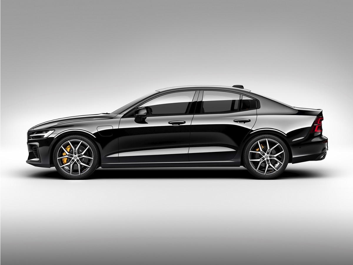 2022 Volvo S60 Recharge Plug-In Hybrid