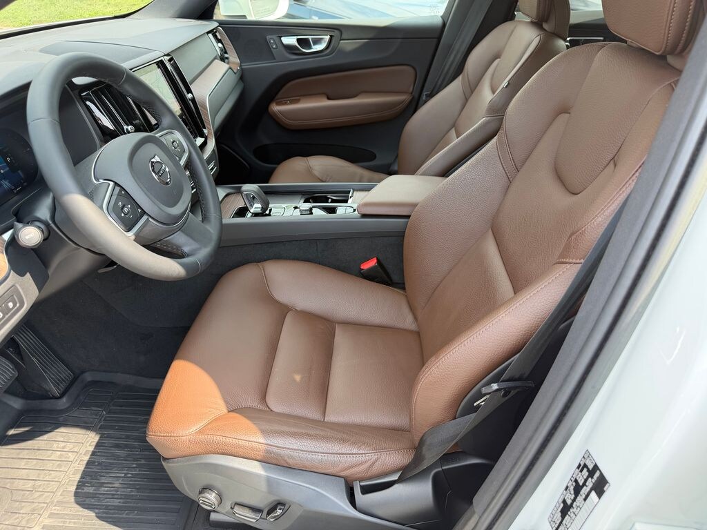 Used 2022 Volvo XC60 Recharge Plug-In Hybrid T8 Inscription Expression SUV