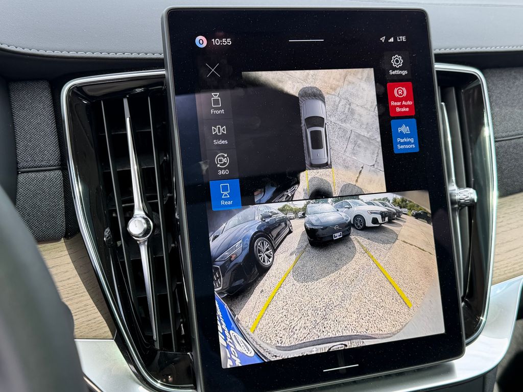 2026 Volvo XC90 Plus - Photo 22