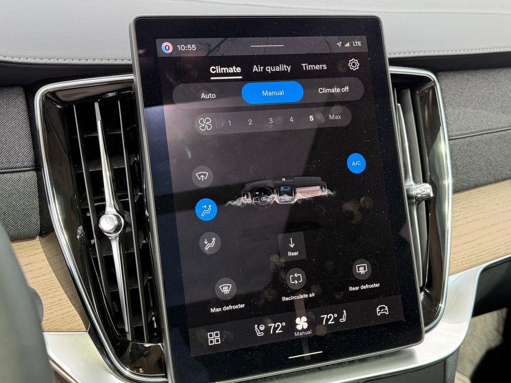 2026 Volvo XC90 Plus - Photo 25
