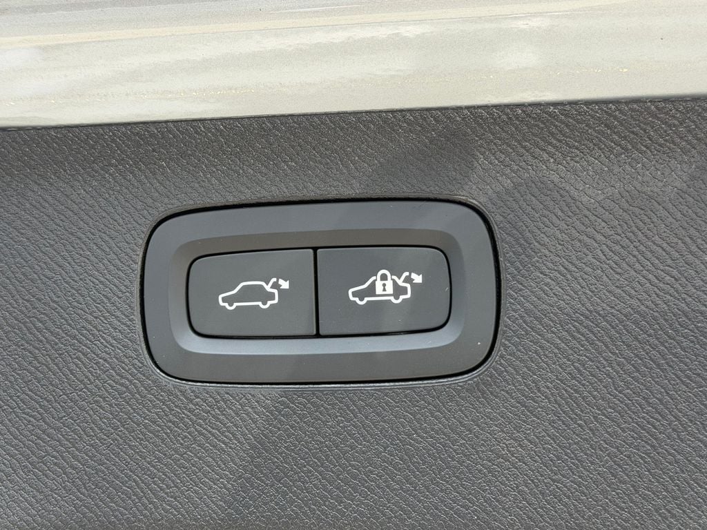 2026 Volvo XC90 Plus - Photo 14