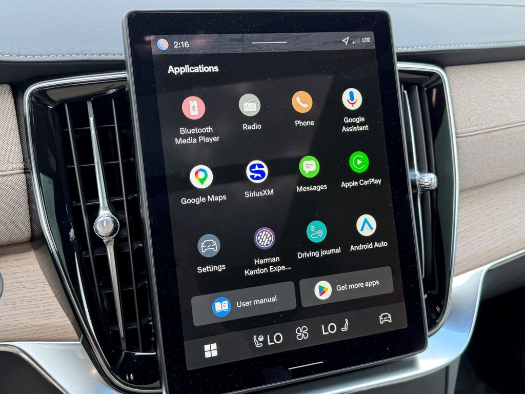 2026 Volvo XC90 Plus - Photo 24