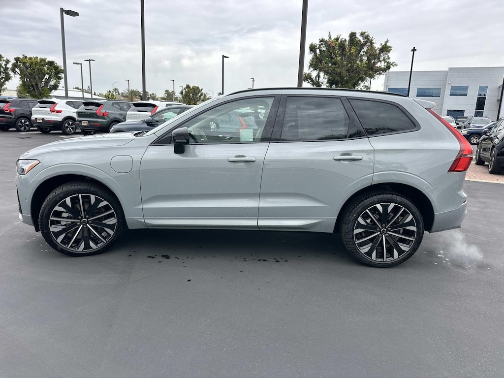 New 2026 Volvo XC60 plug-in hybrid T8 Ultra SUV