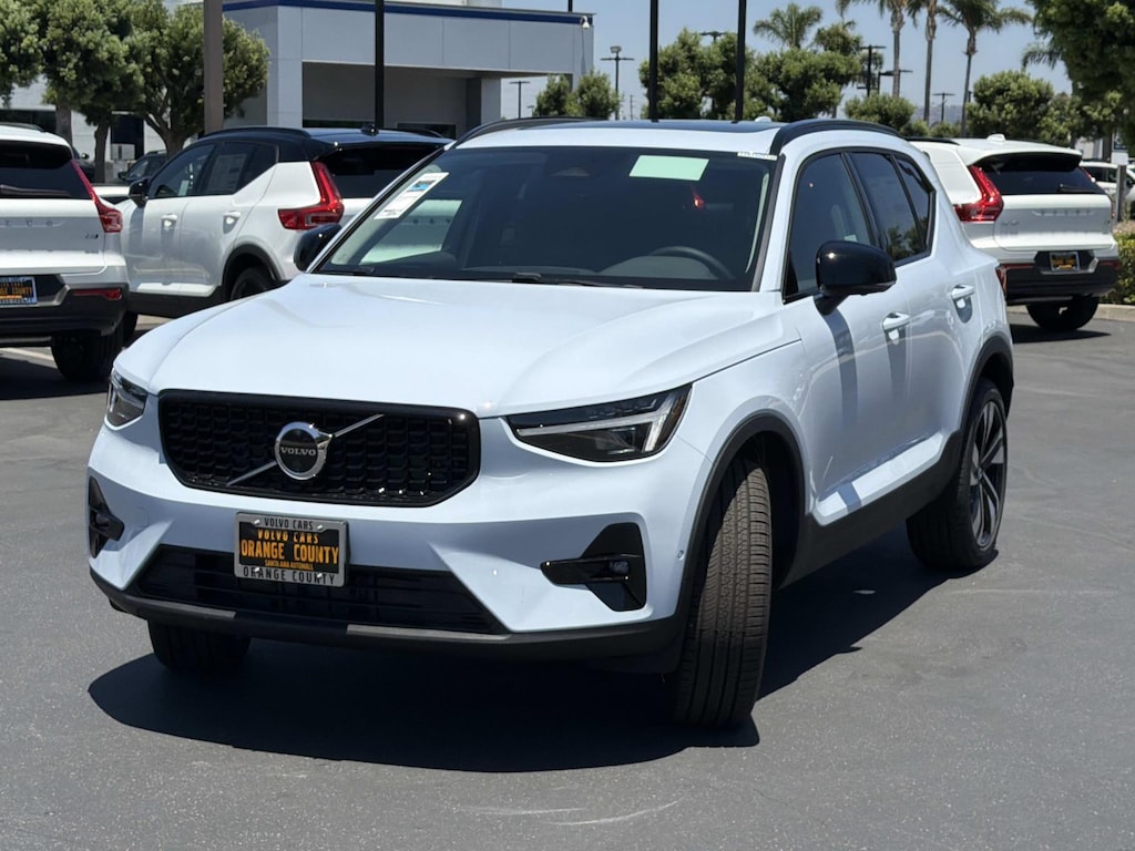 New 2026 Volvo XC40 B5 Plus SUV