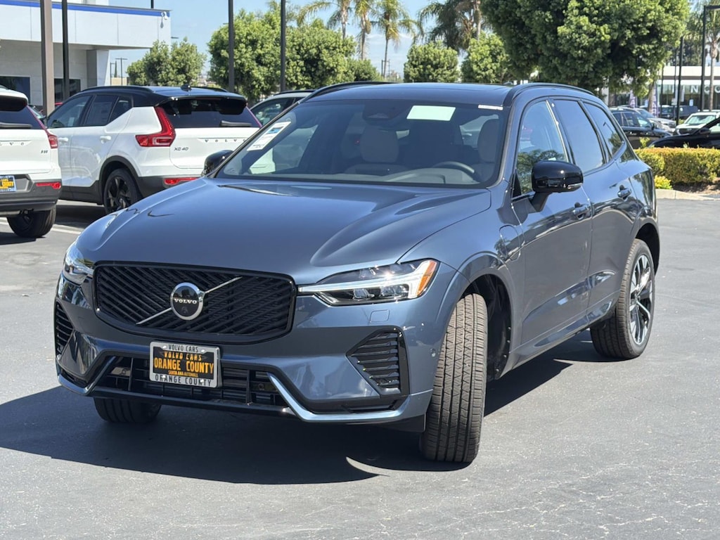 New 2026 Volvo XC60 plug-in hybrid T8 Plus SUV