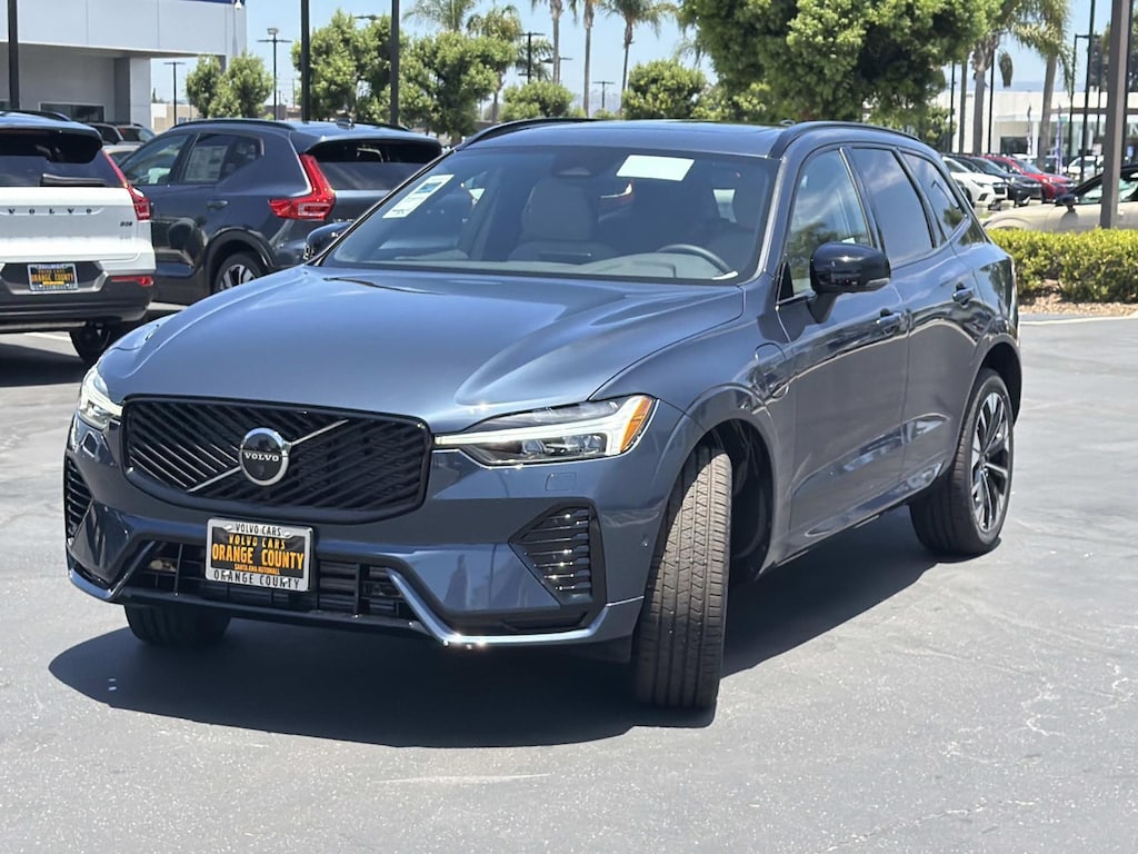 New 2026 Volvo XC60 plug-in hybrid T8 Plus SUV