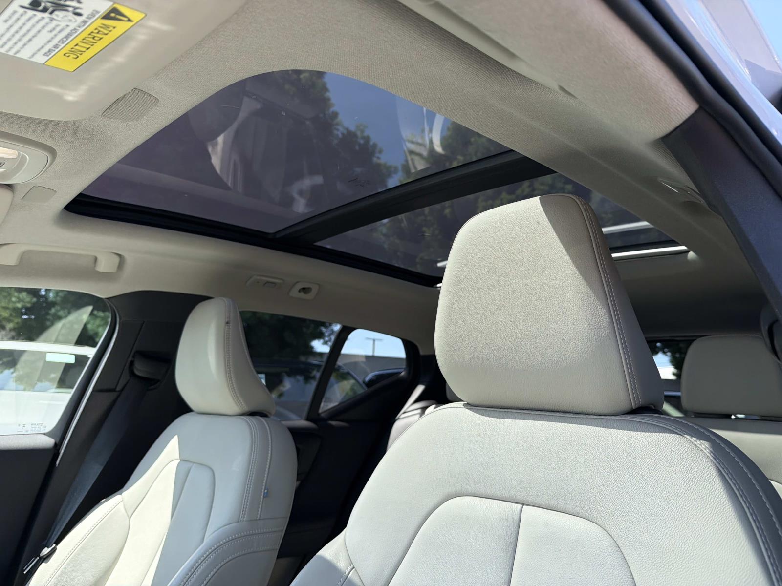 2026 Volvo XC40 Plus - Photo 30