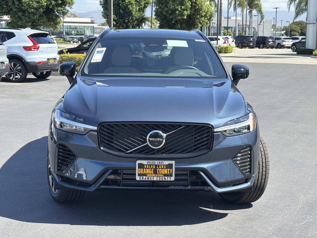 New 2026 Volvo XC60 plug-in hybrid T8 Plus SUV