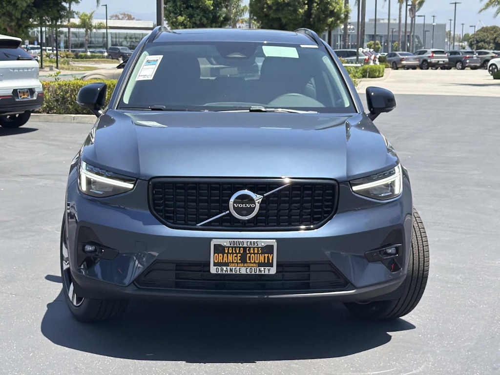 New 2026 Volvo XC40 B5 Ultra SUV