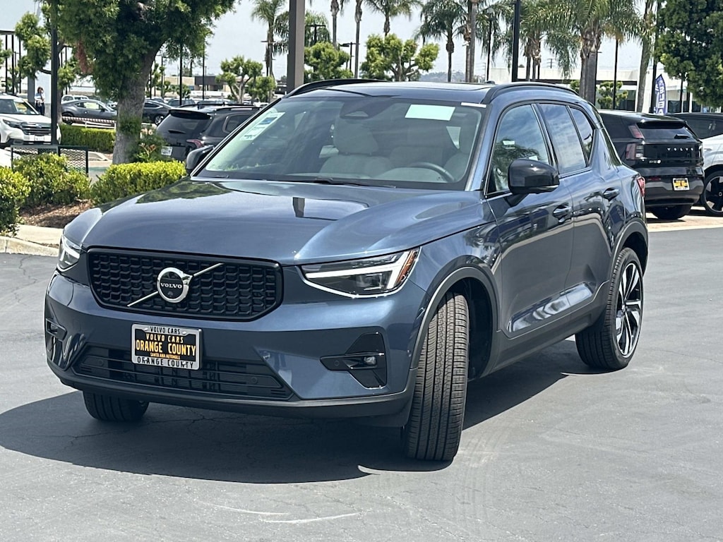 New 2026 Volvo XC40 B5 Ultra SUV