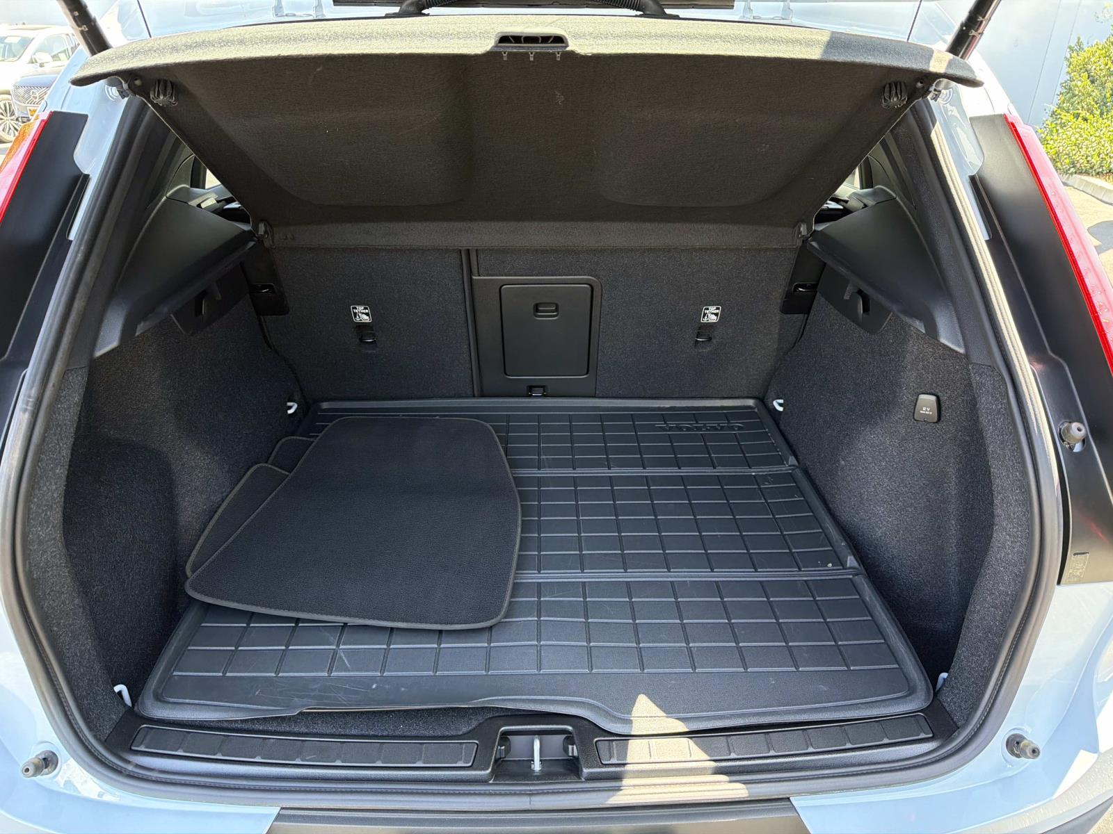 2026 Volvo XC40 Plus - Photo 23