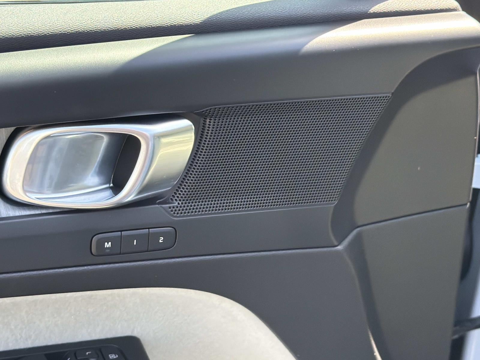 2026 Volvo XC40 Plus - Photo 16