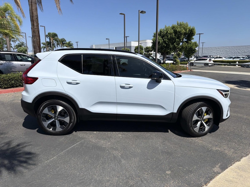 Used 2026 Volvo XC40 B5 AWD Plus Sport Utility