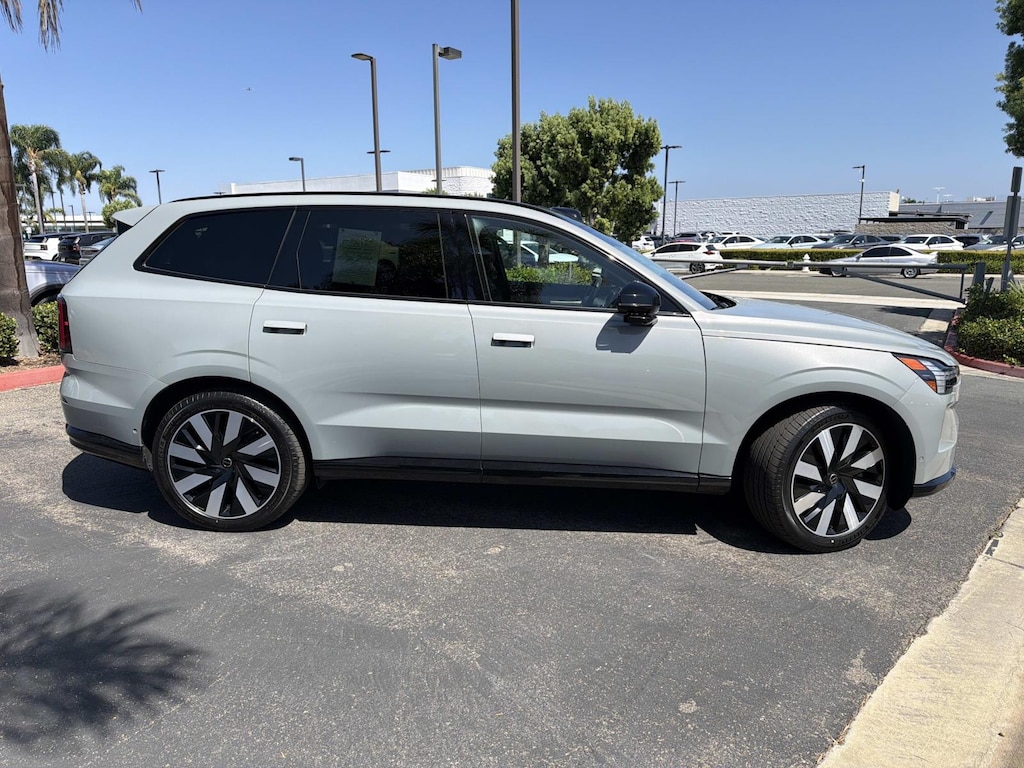 Certified 2025 Volvo EX90 Twin Motor Plus 7-Seater Sport Utility