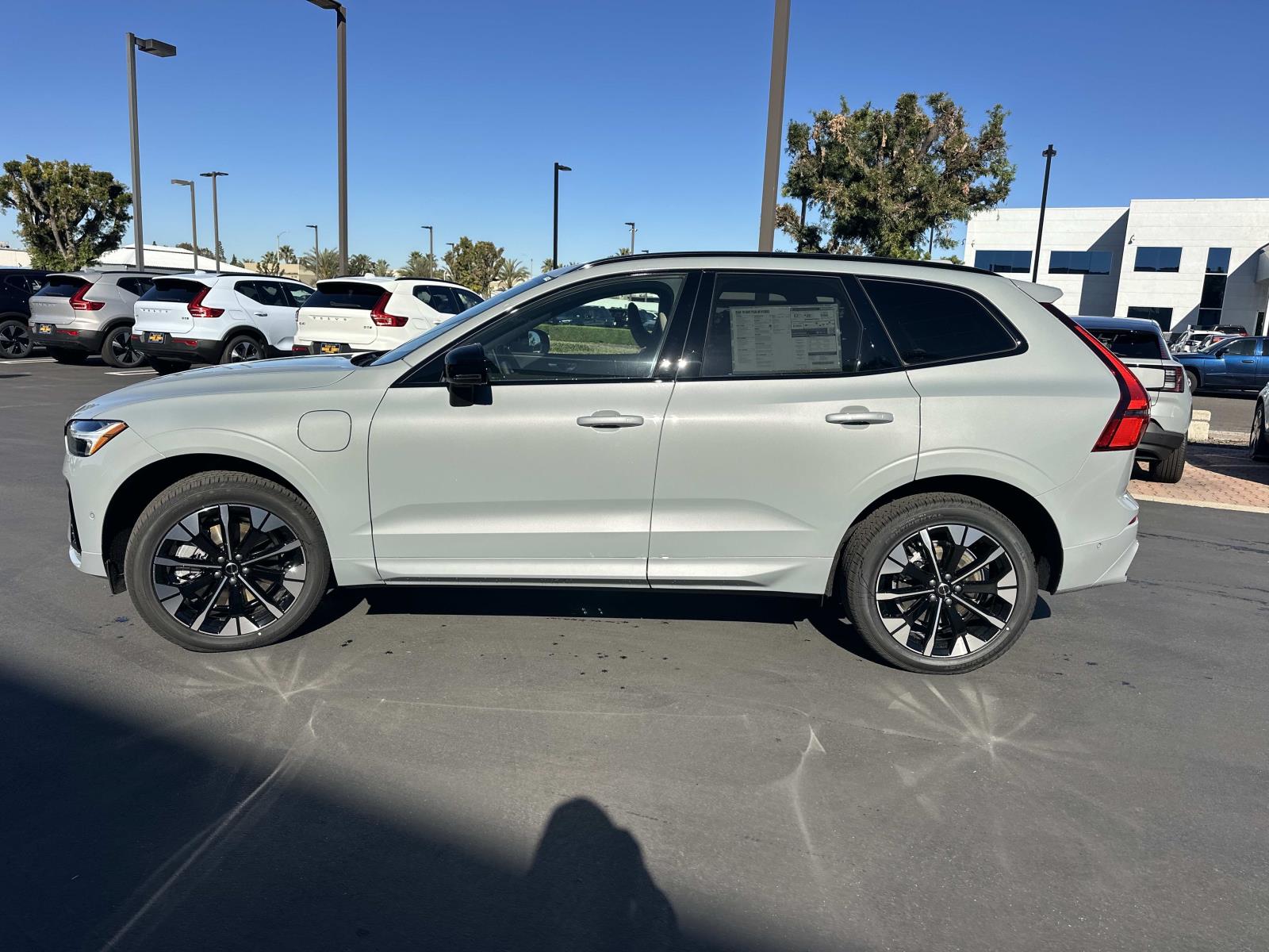 New 2026 Volvo XC60 plug-in hybrid T8 Plus SUV