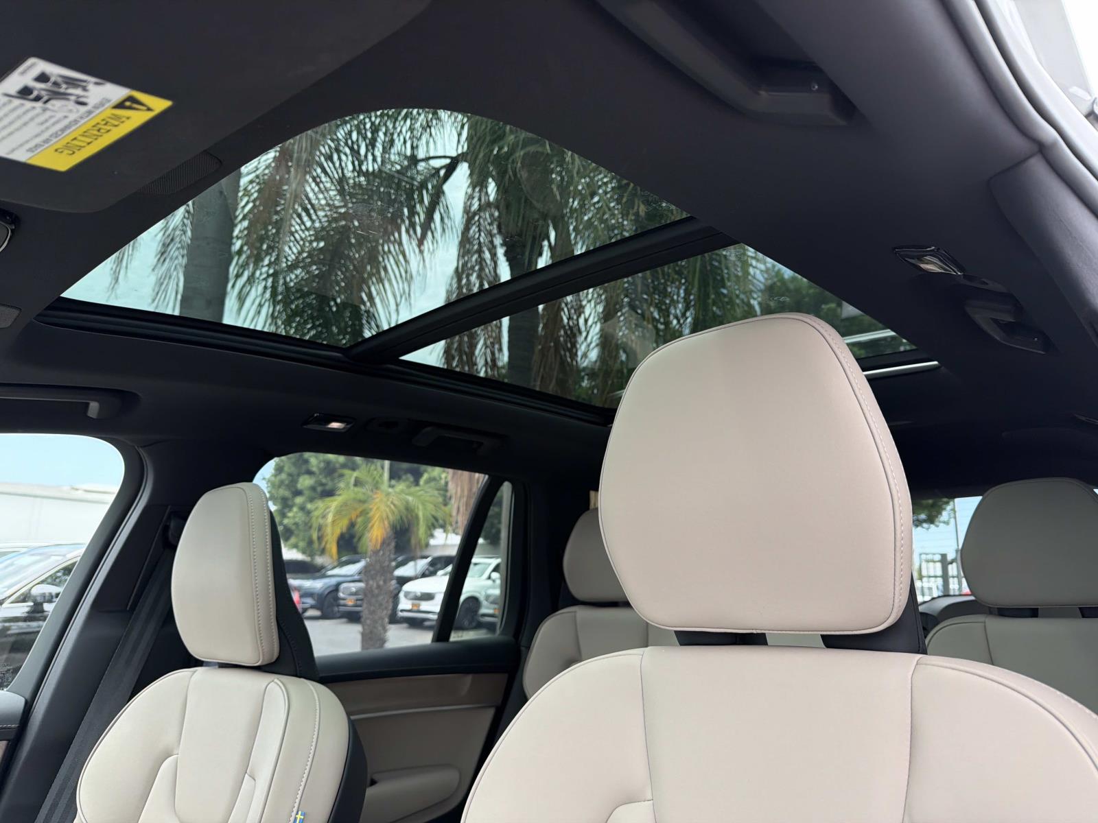 2026 Volvo XC90 Plus - Photo 33