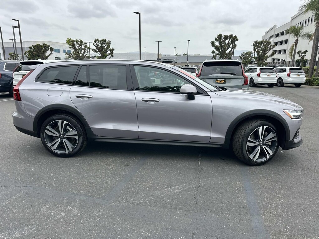 Used 2026 Volvo V60 Cross Country B5 AWD Plus Car