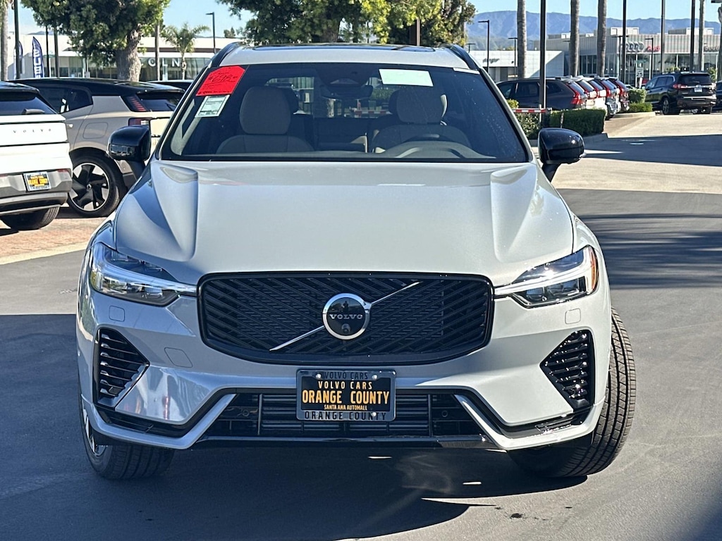 New 2026 Volvo XC60 plug-in hybrid T8 Plus SUV