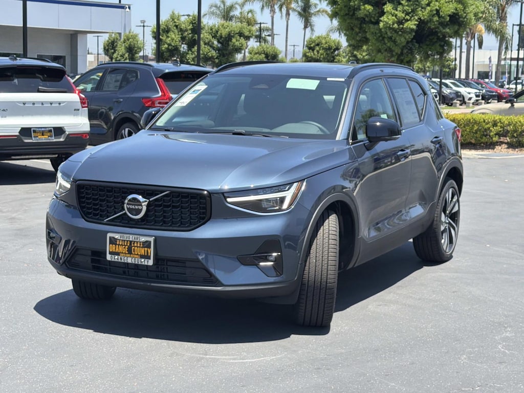 New 2026 Volvo XC40 B5 Ultra SUV