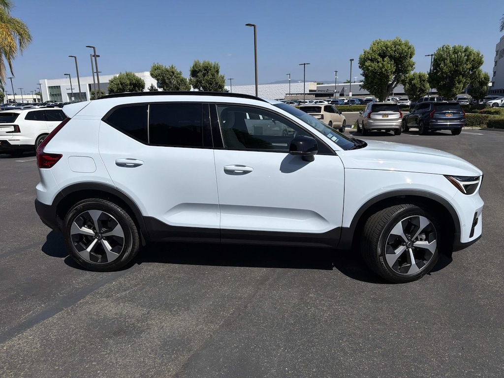 Used 2026 Volvo XC40 B5 Plus SUV