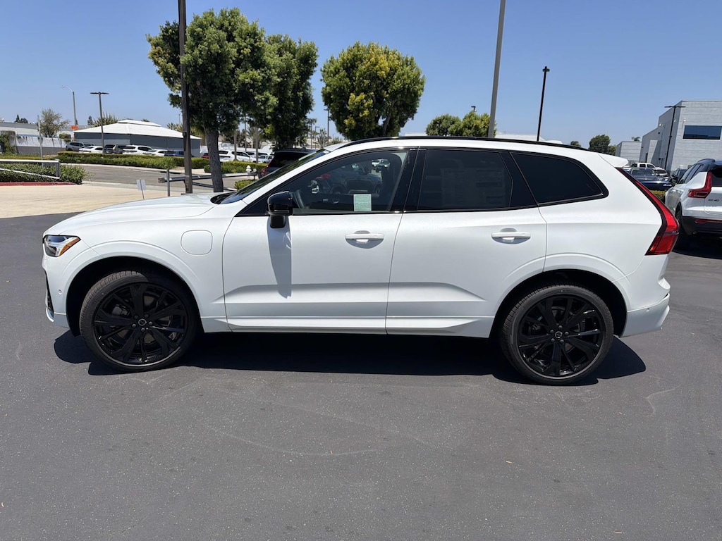 New 2026 Volvo XC60 plug-in hybrid T8 Ultra Black Edition SUV