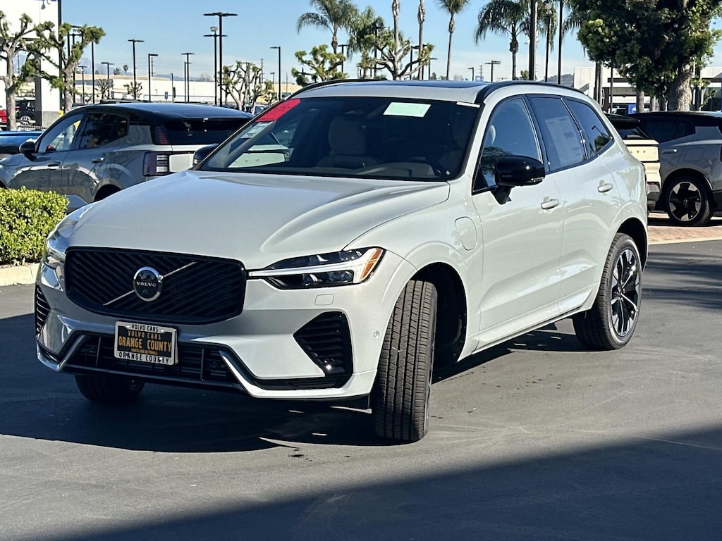 New 2026 Volvo XC60 plug-in hybrid T8 Plus SUV