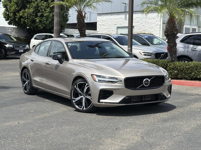 2023 Volvo S60 Recharge Plug-In Hybrid T8 eAWD PHEV Plus Dark Theme Car