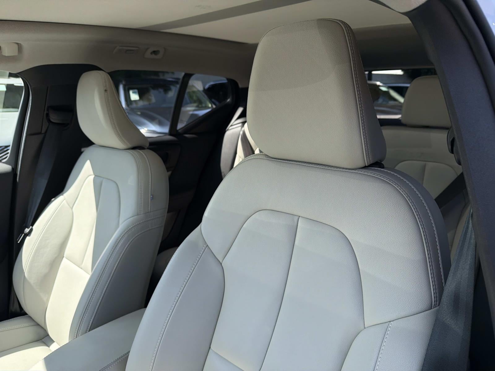 2026 Volvo XC40 Plus - Photo 19