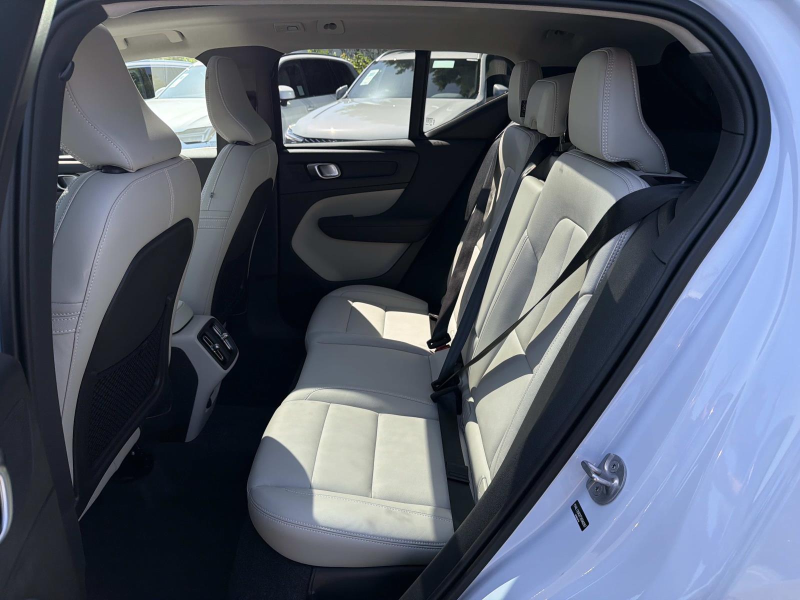 2026 Volvo XC40 Plus - Photo 21