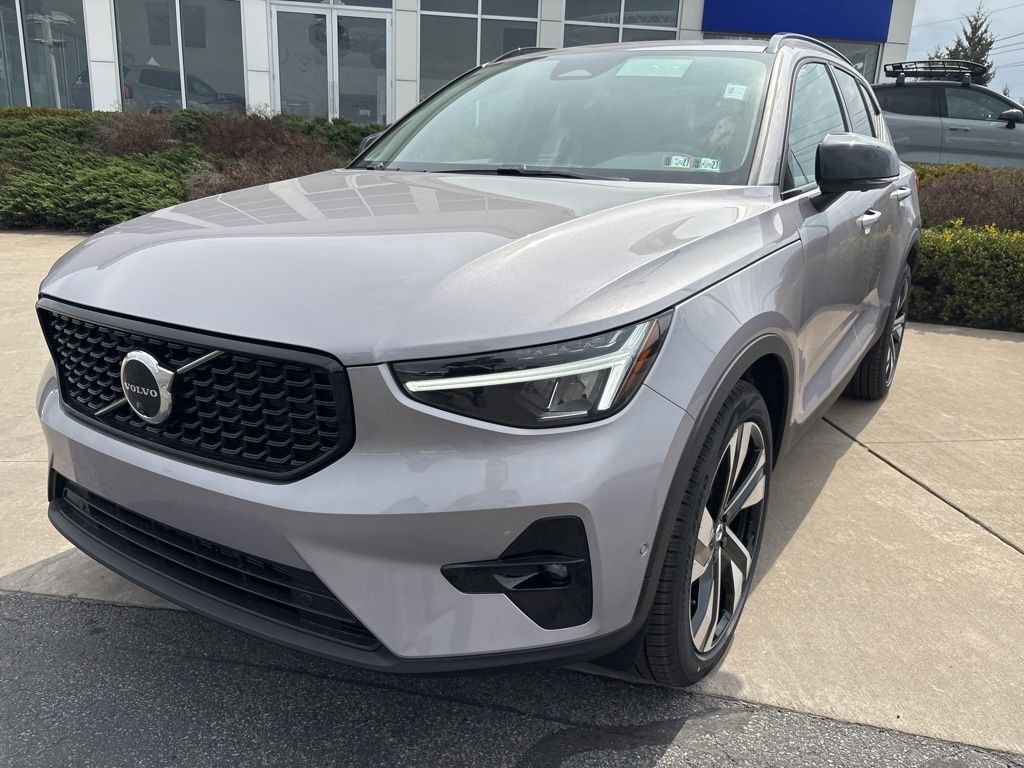 New 2026 Volvo XC40 B5 Plus SUV