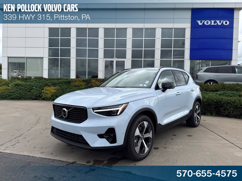 2026 Volvo XC40 SUV 