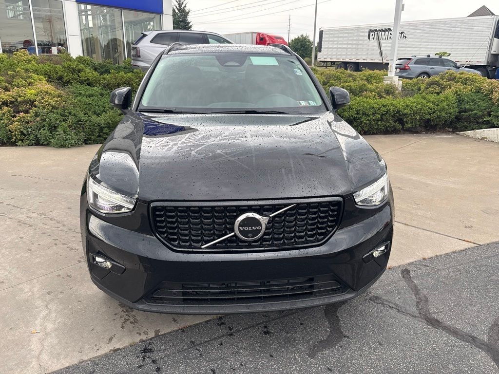 New 2026 Volvo XC40 B5 Plus SUV
