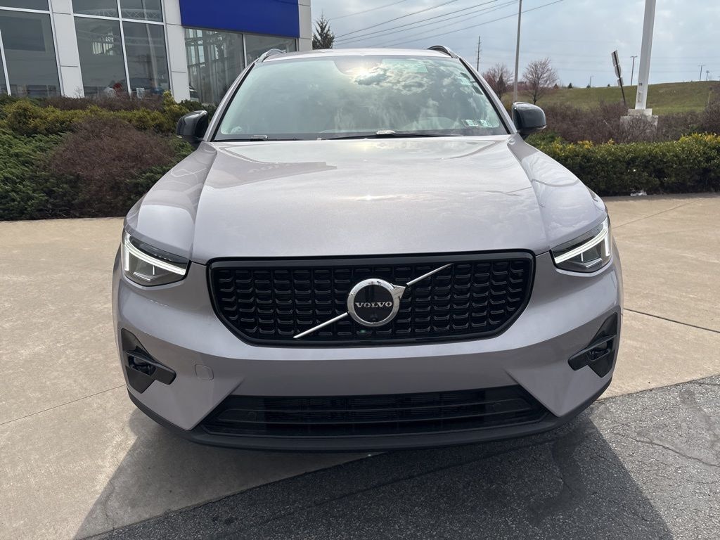 New 2026 Volvo XC40 B5 Plus SUV