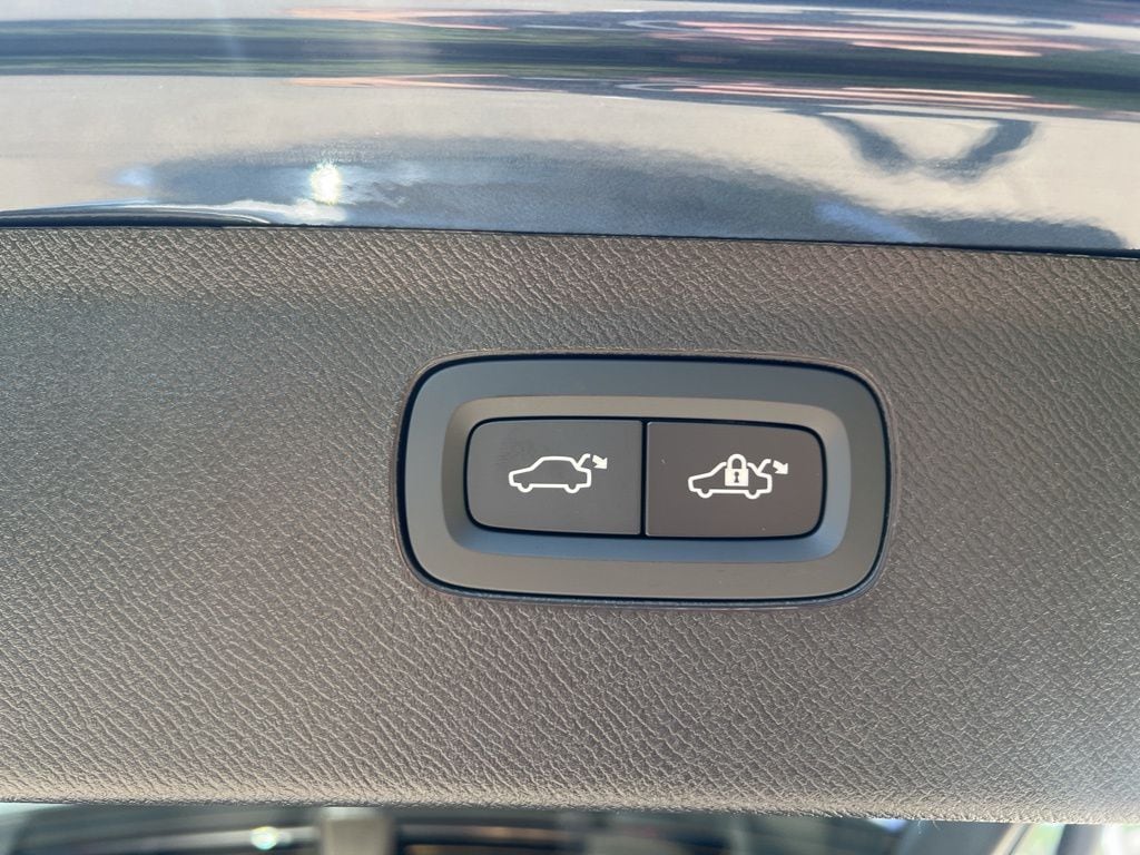 2026 Volvo XC90 Plus - Photo 33