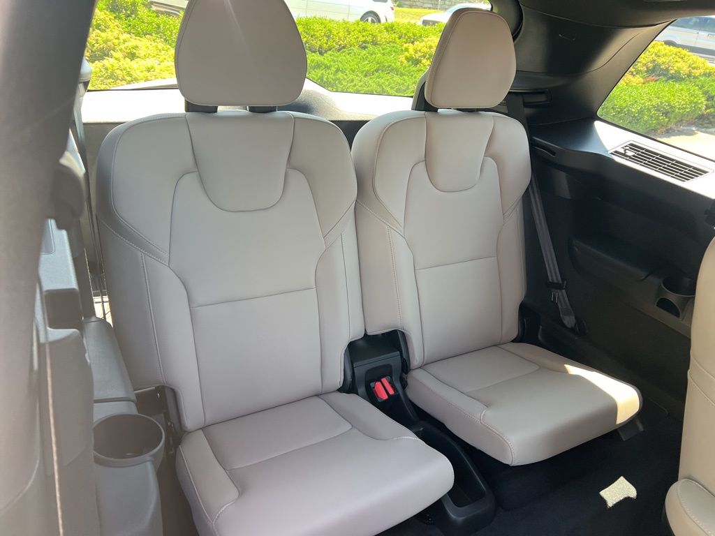 2026 Volvo XC90 Plus - Photo 36