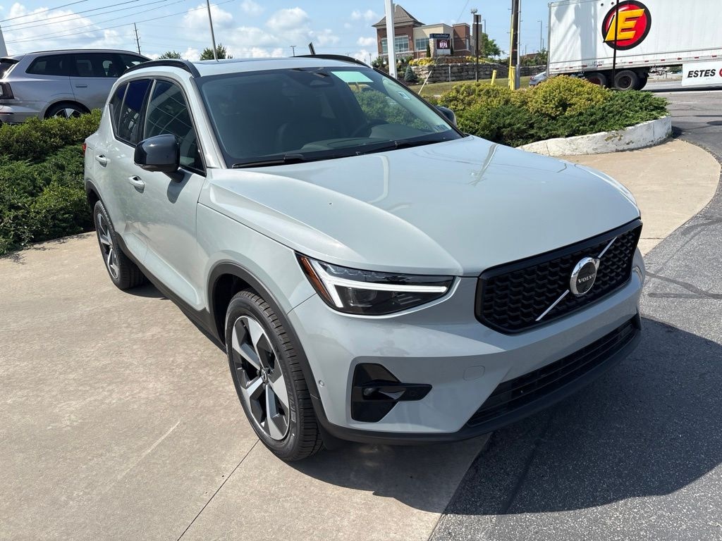 New 2026 Volvo XC40 B5 Plus SUV