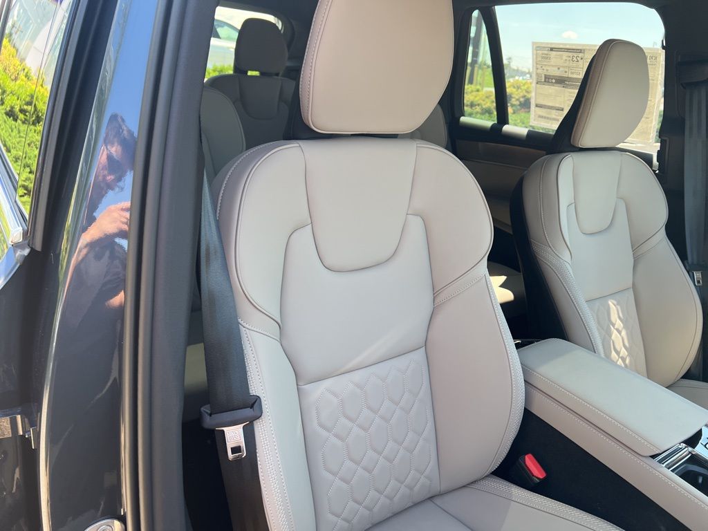 2026 Volvo XC90 Plus - Photo 39